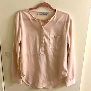Elizabeth & Clarke blush long sleeve blouse - size 10